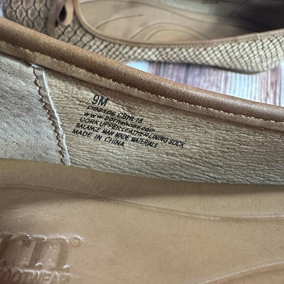 Born CARRIE Women's Size 9 Tan Brown Cork Snake Print Ballet Flats Loafers Shoes - Picture 10 of 10